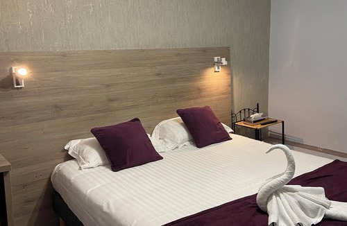 Chatellerault Hotel | Hôtel L'Univers