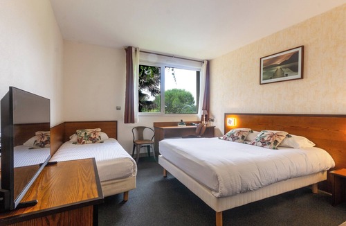 Cuq-Toulza Hotel | Hôtel La Bombardière