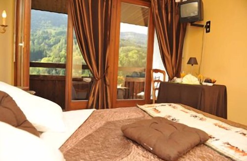 Mouthier-Haute-Pierre Hotel | Hôtel la Cascade