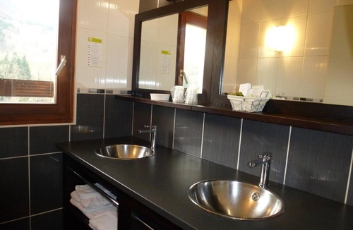 Mouthier-Haute-Pierre Hotel | Hôtel la Cascade