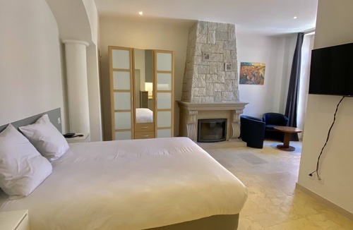 Cotignac Hotel | Hôtel La Falaise