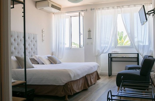 Villefranche-sur-Mer Hotel | Hôtel La Fiancée Du Pirate