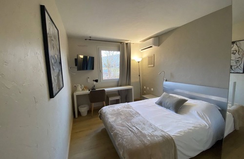 Chesnes Hotel | Hôtel La Roselière