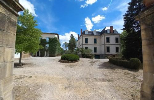 Cordes-sur-Ciel Hotel | Hôtel La Métairie & Piscine
