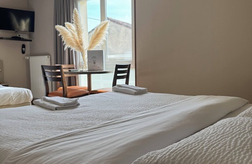 Cordes-sur-Ciel Hotel | Hôtel La Métairie