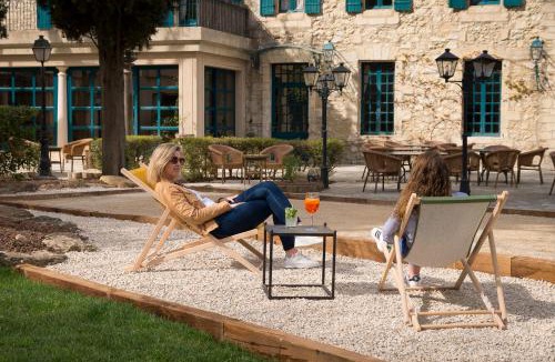 Villeneuve-les-Avignon Hotel | Hôtel La Magnaneraie