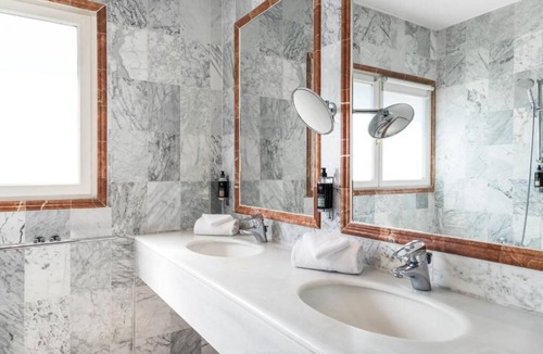 Villeneuve-les-Avignon Hotel | Hôtel la Magnaneraie
