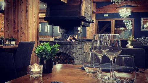 Montgellafrey Hotel | Hôtel La Perelle