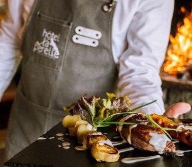 Montgellafrey Hotel | Hôtel La Perelle