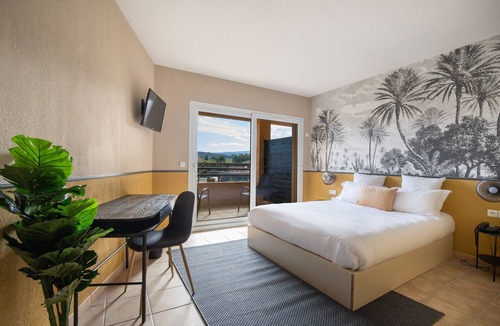 Pernes-les-Fontaines Hotel | Hôtel la Perna