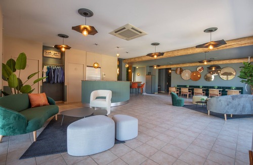 Pernes-les-Fontaines Hotel | Hôtel la Perna