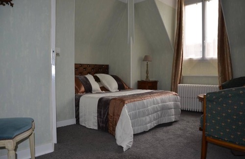 Sully-sur-Loire Hotel | Hôtel la Tour