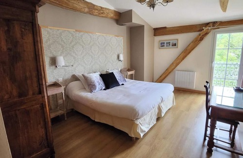 Eyrans Hotel | Hôtel la Tour Perrier