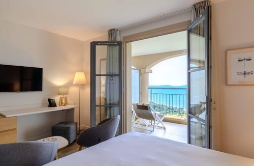 Le Rayol Hotel | Hôtel La Villa Douce