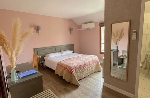 Saint-Beauzire Hotel | Hôtel le Baudiere