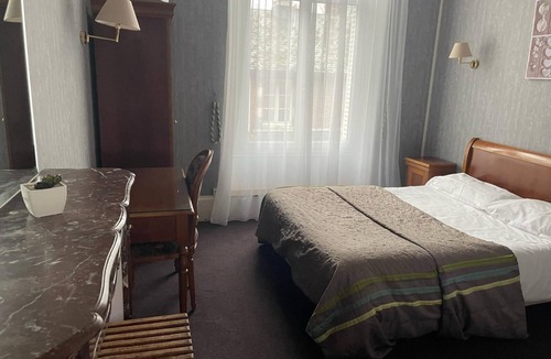 Gien Hotel | Hôtel le Beau Site la Poularde Restaurant