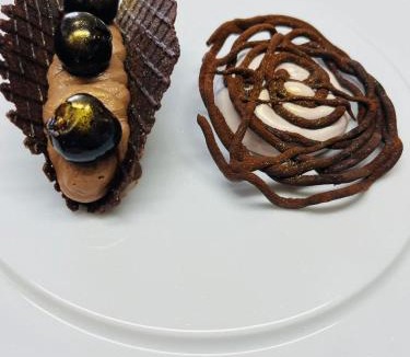 Roannes-Saint-Mary Hotel | Hôtel Le Castanea