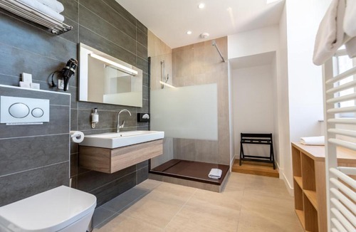 Maubec Hotel | Hôtel Le Château de Césarges