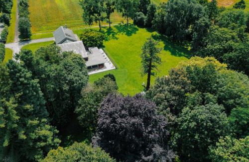 Saint-Berthevin Hotel | Hôtel le Corbusson