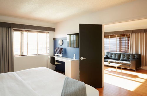 Longueuil Hotel | Hôtel Le Dauphin Montréal - Longueuil