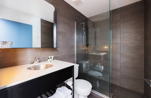 Saint Hyacinthe Hotel | Hôtel Le Dauphin Saint-Hyacinthe