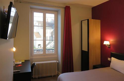 Mehun-sur-Yevre Hotel | Hôtel Le Dormeux