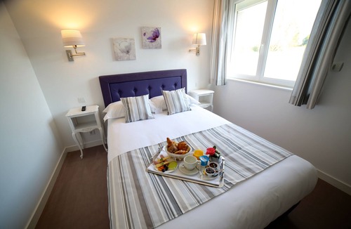 Saint-Hilaire-du-Harcouet Hotel | Hôtel Le Lion d'Or