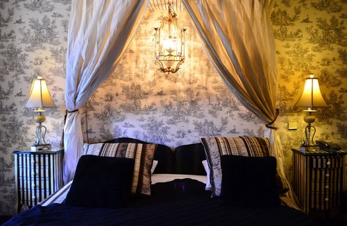 Saint-Laurent-des-Arbres Hotel | Hôtel Le Saint Laurent