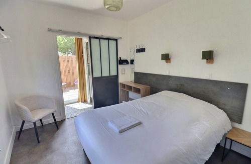Saint-Vincent-Sterlanges Hotel | Hôtel Le Smile