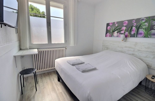 Saint-Vincent-Sterlanges Hotel | Hôtel Le Smile