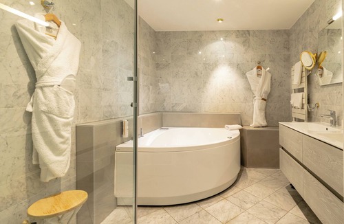 Malbuisson Hotel | Hôtel Le Lac