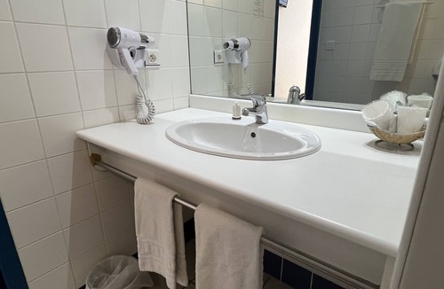 Onet-le-Chateau Hotel | Hôtel Le Laury's