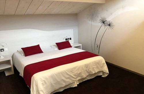 Tallard Hotel | Hôtel Le Mas d'Estello