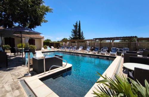 Graveson Hotel | Hôtel Le Mas Des Amandiers