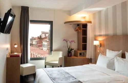Carmes Hotel | Hôtel Le Père Léon