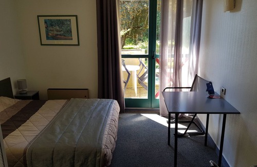 Cours Hotel | Hôtel Le Pavillon