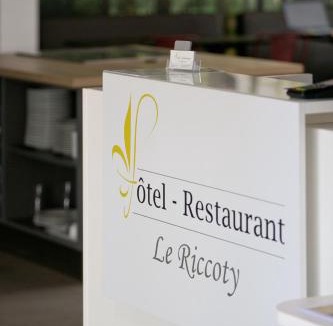 Blyes Hotel | Hôtel Le Riccoty