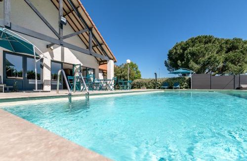 Saint-Laurent-des-Vignes Hotel | Hôtel Le Roxane