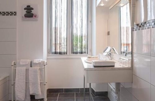 Thorigne-sur-Due Hotel | Hôtel Le Saint Jacques