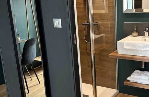 Cherbourg-en-Cotentin Hotel | Hôtel Le Tiburon