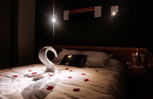 Vic-en-Bigorre Hotel | Hôtel le Tivoli