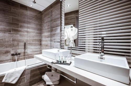 Champery Hotel | Hôtel Le White - Le 42 Restaurant