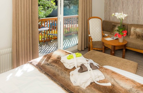 Les Sagnieres Hotel | Hôtel Les Bartavelles