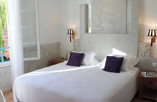 Le Lavandou Hotel | Hôtel Les Flots Bleus
