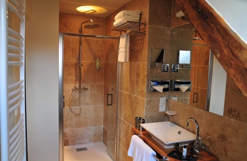 Vezelay Hotel | Hôtel Les Glycines