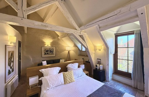 Vezelay Hotel | Hôtel Les Glycines