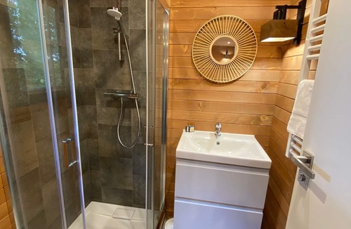 Vaugrigneuse Hotel | Hôtel Les Lodges De Vaugrigneuse