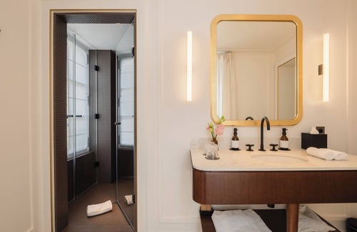 Notre-Dame Hotel | Hôtel Les Lumières - Relais & Châteaux