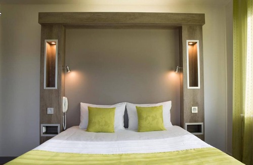 Saint-Martin-d'Uriage Hotel | Hôtel Les Mésanges