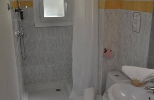Lunel Hotel | Hôtel Les Mimosas